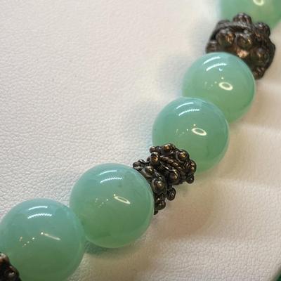 FABULOUS JADE COLOR BEAD NECKLACE