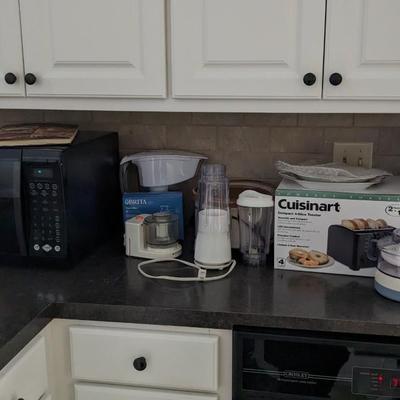 Kitchen Appliance Assortment