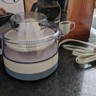 Kitchen Appliance Assortment