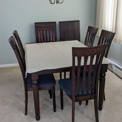 Dinec Dining Room Set