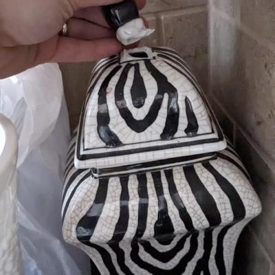 Contents of Lower SE Kitchen Cabinets 