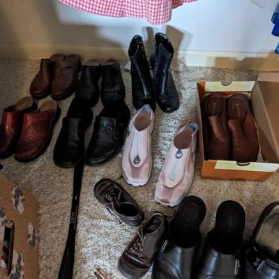 Contents of Bedroom 1 Closet