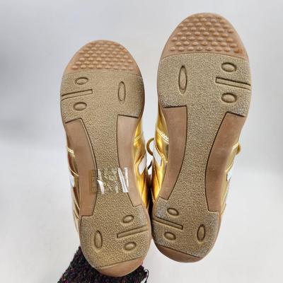 WOMENS GOLD SIZE 8.5 SNEAKERS - NEW
