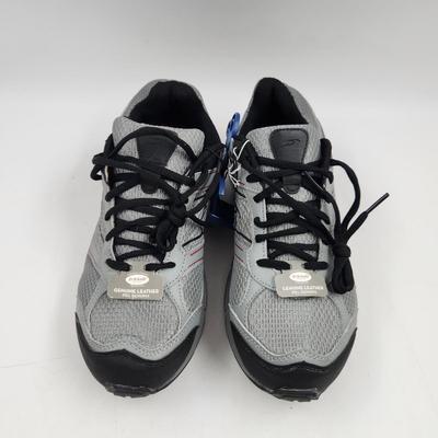 NEW W/ TAGS MENS DR SCHOLLS GREY TUNDRA SIZE 8W