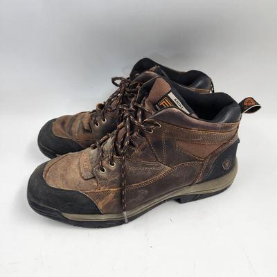 AMAZING ARIAT MENS SIZE 11.5 HIKING BOOTS