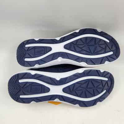 NEW W/ TAGS AVIA MENS 8.5 SNEAKERS