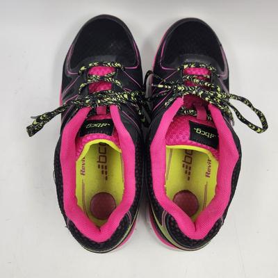 BCG WOMENS SIZE 9 SNEAKERS