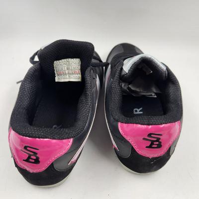 NEW W/ OUT TAGS - SB WOMENS SIZE 8 WOMENS SNEAKERS