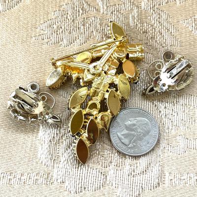 LOT 146 Vintage Costume Jewelry Rhinestone Brooch & Clip Earrings Smokey & Iridescent
