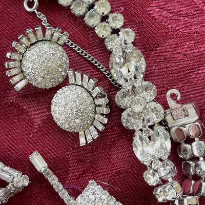 LOT 150 Vintage Costume Jewelry Clear Rhinestone Group  Pins Bracelet Earrings