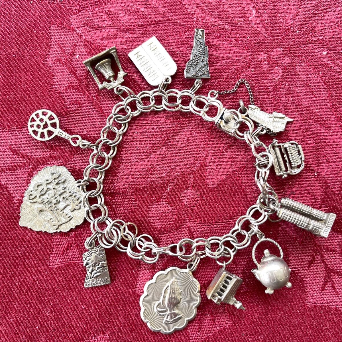 LOT 152 Vintage Sterling Silver Double Link Charm Bracelet