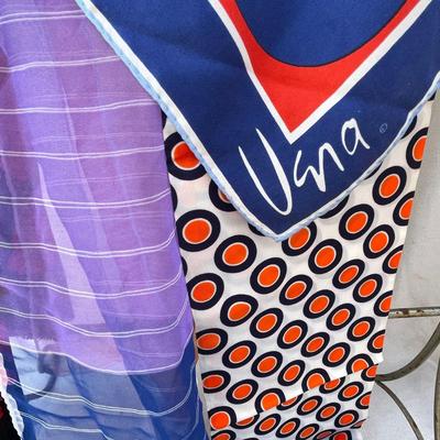 LOT 157 Group 6 Vintage Scarfs Bill Glass Vera Robinson Golluber