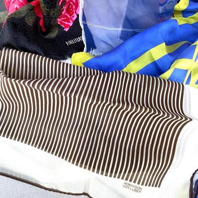 LOT 157 Group 6 Vintage Scarfs Bill Glass Vera Robinson Golluber