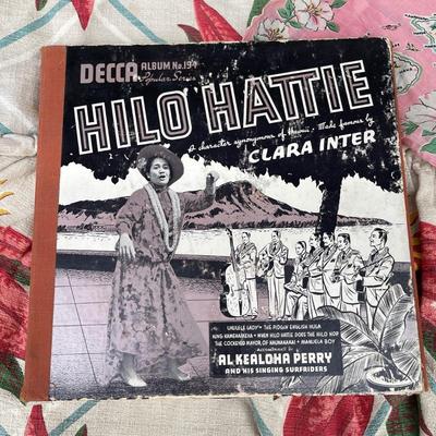 LOT 162 Vintage Hawaii Decca Records Hilo Hattie + Map Handkerchief Bark Cloth.