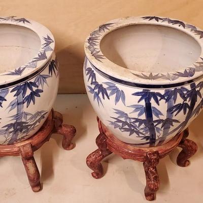 Flower pots with stands