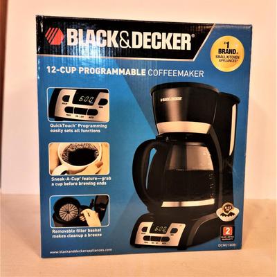 Lot #147 New in Box Black & Decker 12 Cup  Coffee Maker
