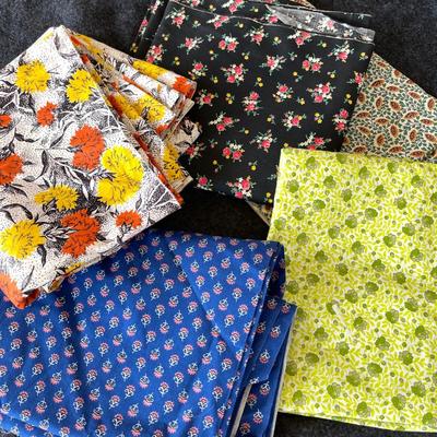 LOT 178 Group of 5 Vintage Yardage Cotton Print Fabric