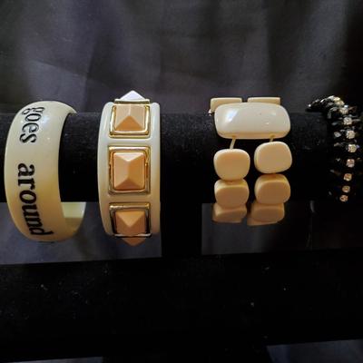 Bracelet Lot