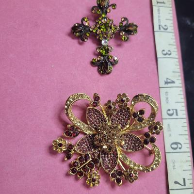 Vintage Avon Poinsettia Brooch