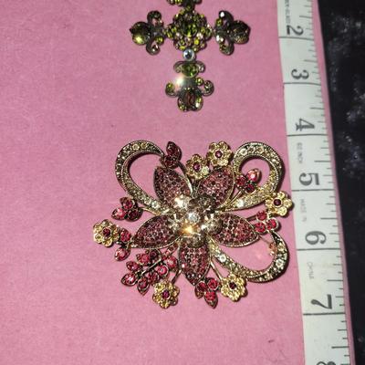 Vintage Avon Poinsettia Brooch