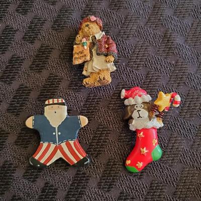 Lot Vintage Holiday Pins