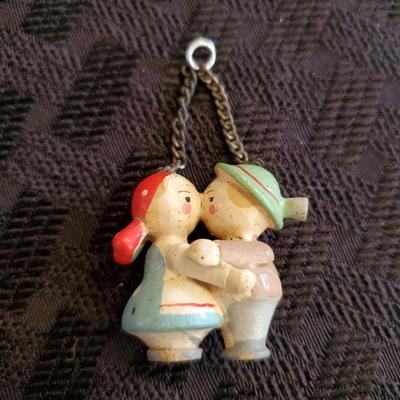 Vintage Wood Pin/Brooch