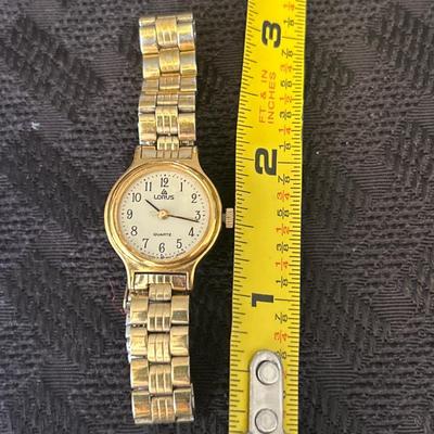 Vintage Lorus quartz ladies watch gold