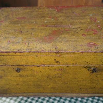 ANTIQUE PRIMITIVE BOXES ONE "COON VALLEY" VERNON ,WI. "NORTH AMERIKA"