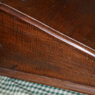 19TH CENTURY OAK COUNTER TOP SLANT TOP WRITING DESK W/ LIFT LID