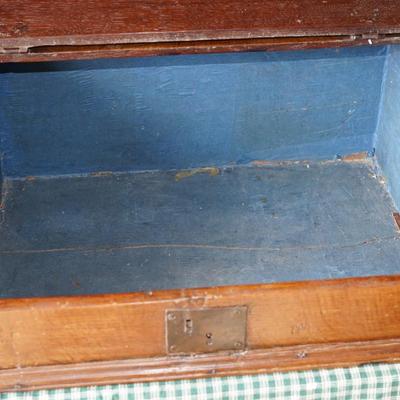 19TH CENTURY OAK COUNTER TOP SLANT TOP WRITING DESK W/ LIFT LID