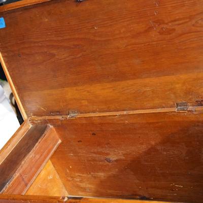 19TH CENTURY DOVETAILED PINE BLANKET CHEST ON  LEGS