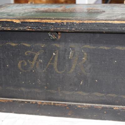 1820-1830'S HAND PAINTED WITH SCHOONER/ INITIALLED / STORAGE CHEST W/ HANDLES.