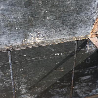 1820-1830'S HAND PAINTED WITH SCHOONER/ INITIALLED / STORAGE CHEST W/ HANDLES.