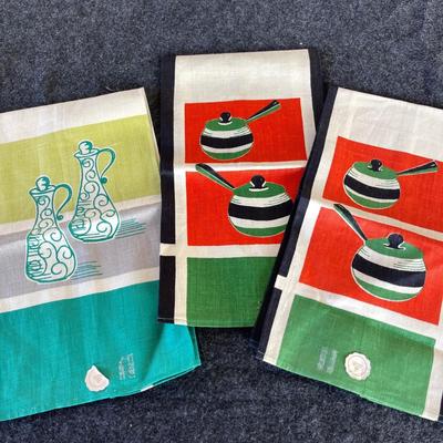 LOT 193 MCM 3 Linen Hand / Kitchen Towels Made In Poland