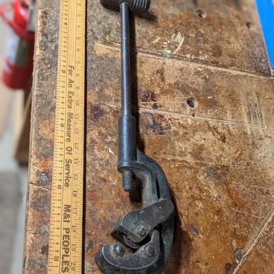 VINTAGE PIPE TOOL NO 2 PIPE CUTTER