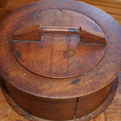 EARLY ROUND PANTRY BOX HAND CRAFTED OF BENT WOOD ROUND WITH LID