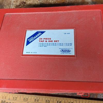 Master Mechanic Tap and Die 24 Piece Set W/ Original Case