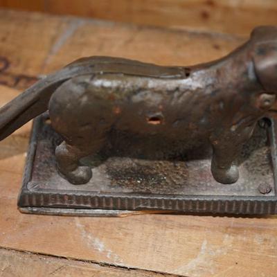 ANTIQUE CAST IRON FIGURAL ST. BERNARD DOG NUTCRACKER