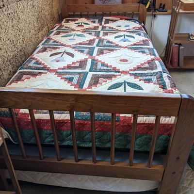 Twin Trundle Bed with Mattresses and Bedding