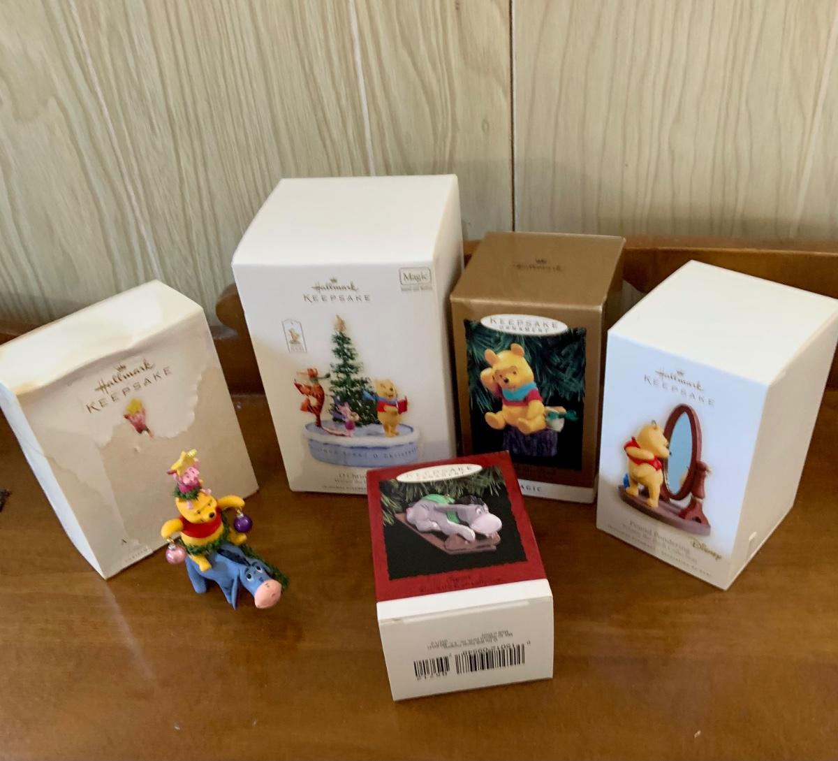 LOT 128 Hallmark Winnie the Pooh Christmas Ornaments w/Boxes (5