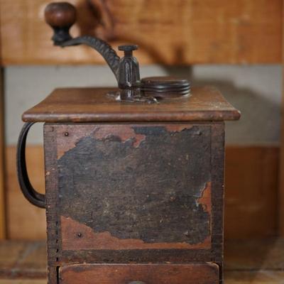 ANTIQUE HANDLED COFFEE GRINDER