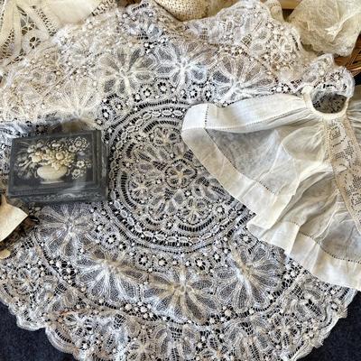 LOT 202 Antique Handmade Lace Yardage Battenberg Watercolor Inlayed Stone Box