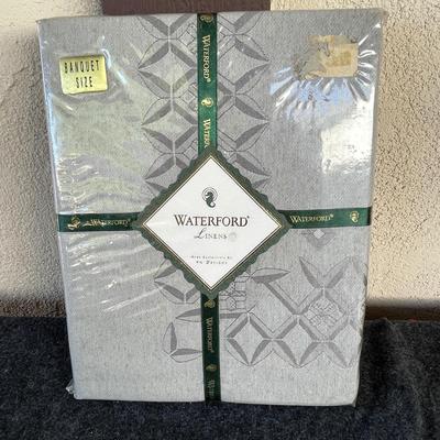 LOT 220 Waterford Damask Tablecloth Lismore Pattern NEW Never Used  68" wide Banquet Size