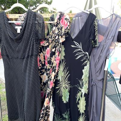 LOT 221 Flowy 4 Chiffon Dresses 2 New With Tags Great Gatsby Style Sizes 16 & 18