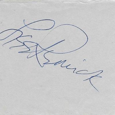 Lee Remick  signature