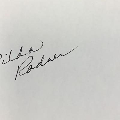 Gilda Radner  signature