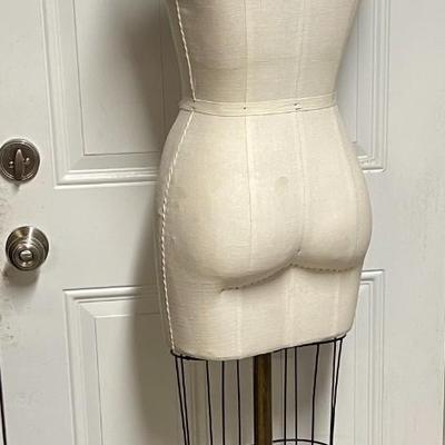 LOT 225  PGM PRO DRESS FORM MANNIKIN SIZE 6 AS IS
