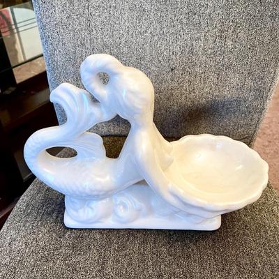 LOT 229  VINTAGE MERMAID SOAP DISH IRIDESCENT GLAZE