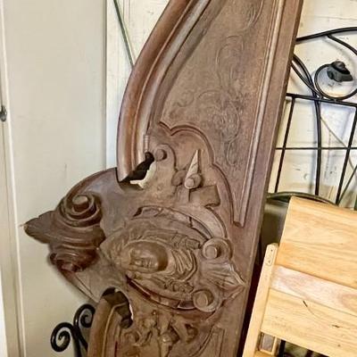 LOT 230  ANTIQUE ARCHITECTURAL  SALVAGE WOOD PEDIMENT CARVED GODDESS AS IS
