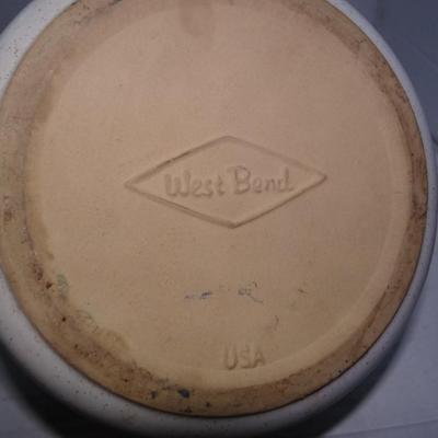 West Bend Pot with Lid